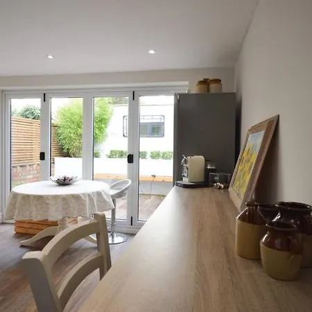 Lägenhet Bright & Homely 2 Bed House In Bedminster